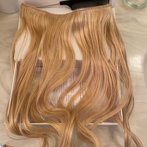 Sitting Pretty Halo Beige Blonde #613 NEVER Worn